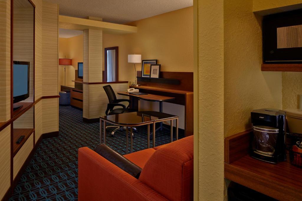 Fairfield Inn & Suites Boca Raton Exterior photo